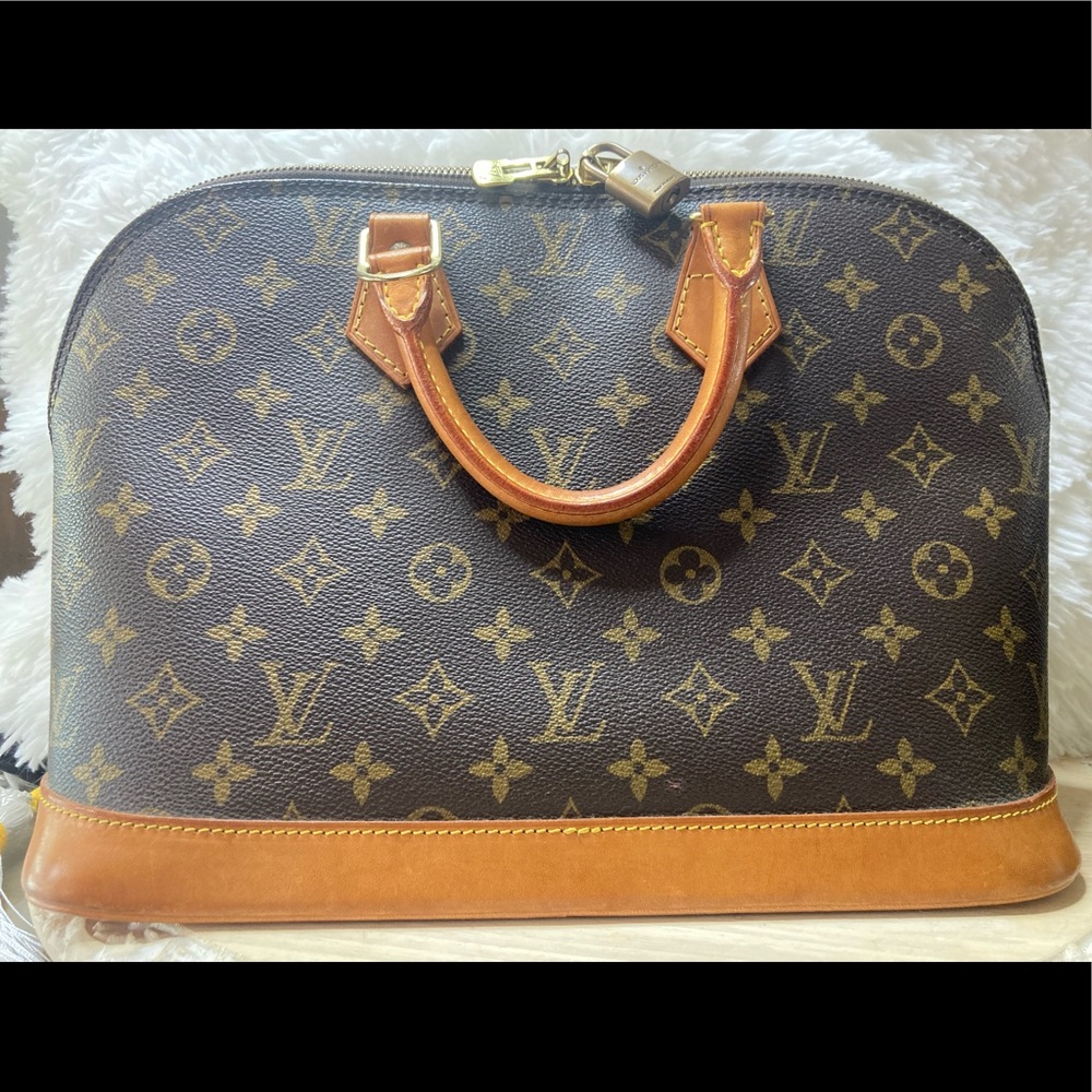 Authentic Louis Vuitton Alma PM handbag